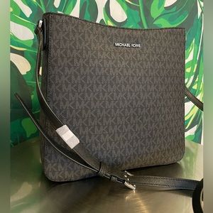 Michael Kors Jet Set Travel Large Messenger Bag